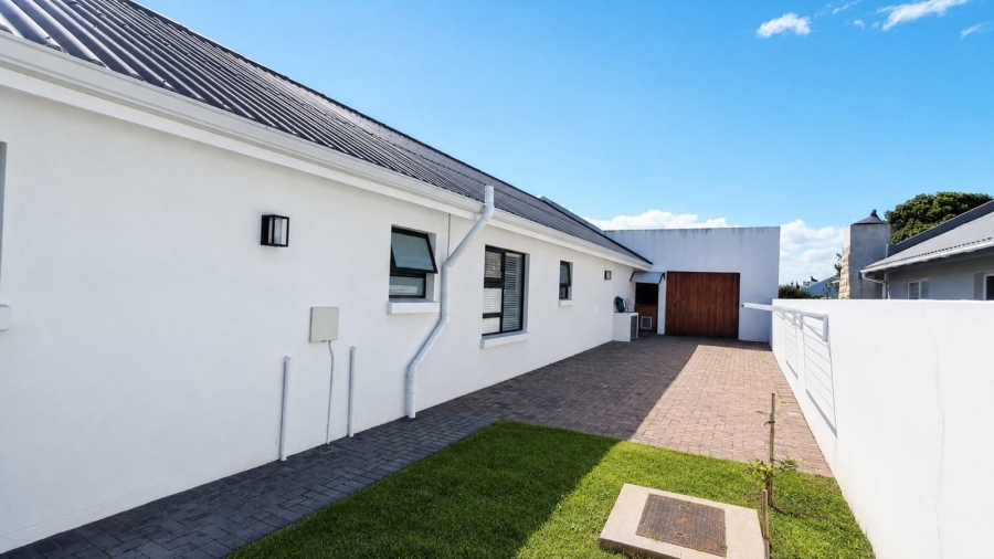 4 Bedroom Property for Sale in Stilbaai Wes Western Cape